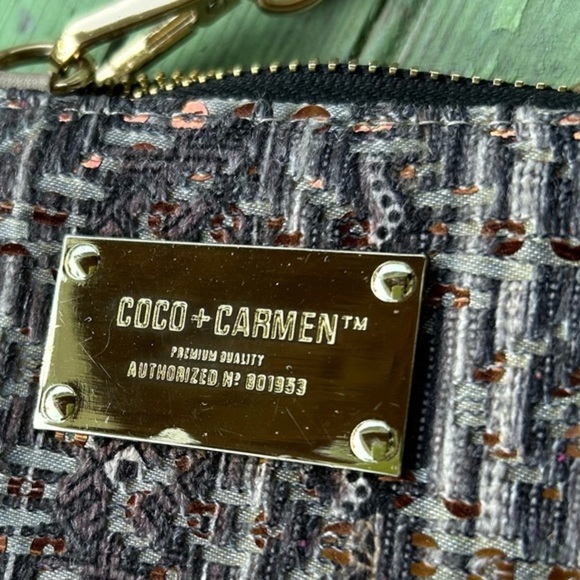 Coco Carmen Gray Crossbody Wallet Gold - Picture 7 of 12